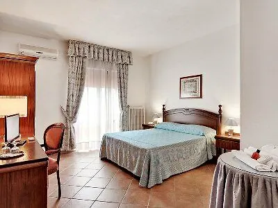 אולביה Colonna Palace Hotel Mediterraneo